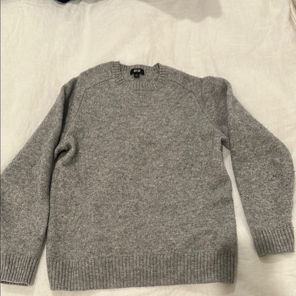 Uniqlo Gray Sweater Medium